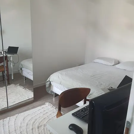 Centre Apartment Suresnes