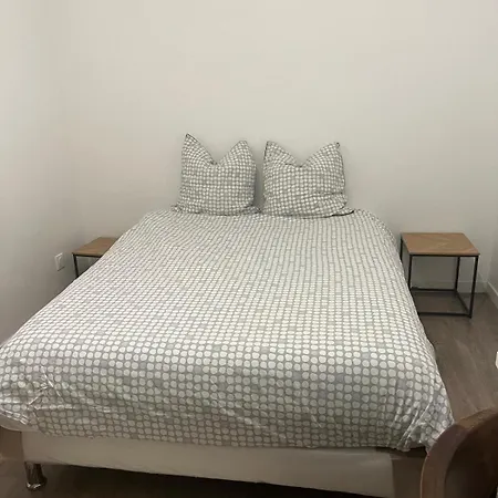 Centre Apartment *