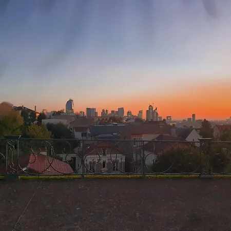 Apartment Centre Suresnes